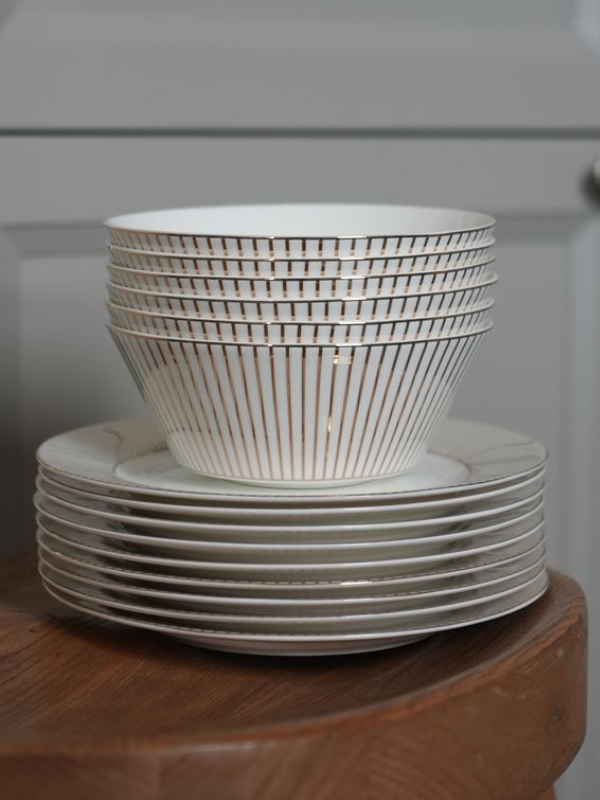 Bowl Golden Lines